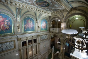 Интерьер холла Венской оперы (Вена)