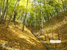 Подъем к пещерному монастырю