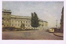 В 50-х годах долгое время на месте памятника была просто клумба (Одесса и область)