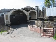 Вход в синагогу, где находится могила цадика Нахмана (Умань)