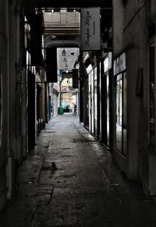 Пассаж Понсо (17), соединяющий улицу Сен-Дени с бульваром Севастополь 