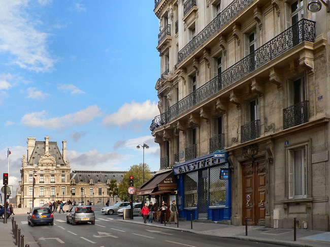 Фото достопримечательностей Парижа: Улица Бак, д.1. Здесь когда-то жил капитан-лейтенант д'Артаньян 