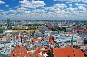 Вид на Ригу с обзорной площадки церкви Св. Петра (Прибалтика)