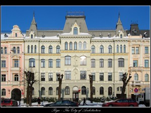 Здание в престижном районе Риги на Elizabetes 17. Здесь находится квартира экс-президента Латвии Валдиса Затлерса (Прибалтика)