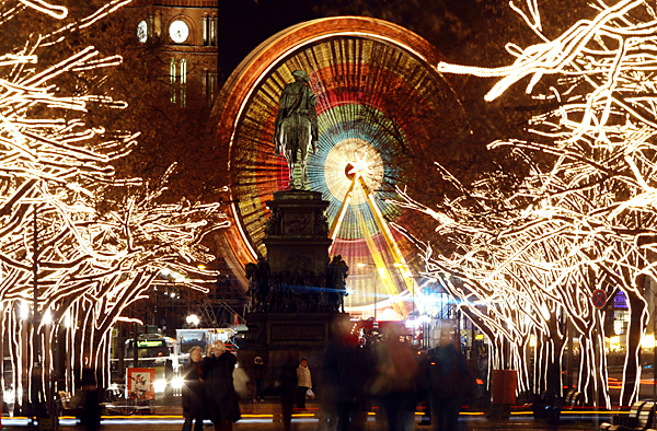 Фото достопримечательностей Германии: Праздничные огни в Берлине.