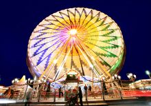 Рождественская ярмарка в городе Шверин. (Германия)