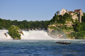 Швейцария, Рейнский водопад и замок Лауфен (Швейцария)