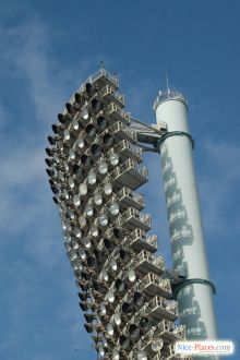 Фонари, освещающие Олимпийский. Им осталось жить считанные годы - к Евро 2012 все будет переделано... (Киев и область)