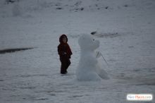 Редкий сне в Киеве был встречен детьми с воодушевлением. Коллекция снеговиков соответствовала моменту (Киев и область)