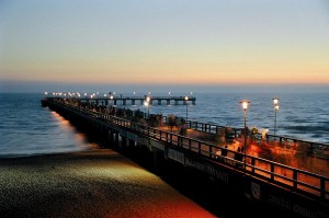 Паланга. Пирс в вечерних огнях