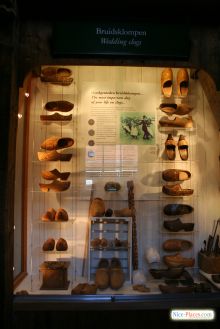 Мини музей деревянной обуви в Заанс Схаансе (Голландия)