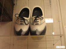 Это, конечно же, осовремененный вариант. Но чем не туфли? (Голландия)