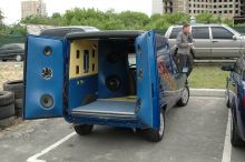 Вот такой чудо пикап встречал посетителей шоу Автозвук (Киев и область)