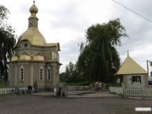 Источник и целебная купальня недалеко от Свято-Вознесенского собора в Изюме (Изюм)