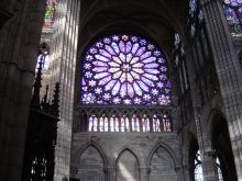 Первая в мире витражная роза построена в Сен-Дени - идея аббата Сугерия (Франция)