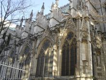 Первый готический фасад Франции