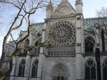 Витражная роза снаружи