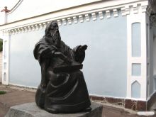 Скульптура кобзаря возле музея кобзарства. (Переяслав-Хмельницкий)