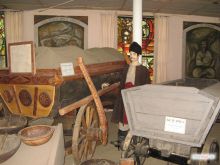 Музей сухопутного транспорта. Музей народной архитектуры и быта Среднего Приднепровья. (Переяслав-Хмельницкий)