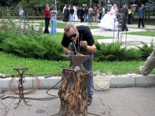 Кузнечных дел мастер - в их руках металл оживает  (Донецк и область)