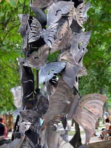 Арка из бабочек, фрагмент. (Донецк и область)