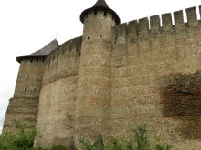 Вид на стены Хотинской крепости с юго-запада