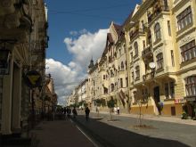 На улице Ольги Кобылянской (Черновцы)