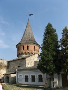 Во дворе крепости (Каменец-Подольский)