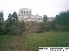 К храму ведут более 300 ступеней. (Германия)