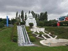 Базилика Святого Сердца Сакре-Кёр на вершине холма Монмартр, Париж (Брюссель)