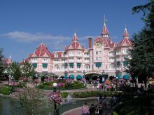 Один из входов в Диснейленд (Франция)