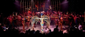 Знаменитое кабаре «Лидо» на Елисейских полях (Париж)