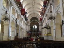 Собор Св. Луи в Доме Инвалидов. Может вместить до 500 человек (Париж)