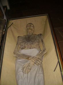 Мумии в крипте под собором (Германия)