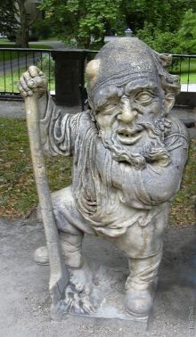 Скульптура карлика в саду карликов (Австрия)