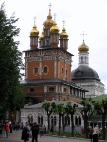 Надвратная церковь рождества св. Иоанна Предтечи (1692 – 1699 гг.). Строгановское направление московского барокко. (Золотое Кольцо России)