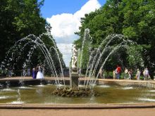 Фонтан "Адам" (Санкт-Петербург и область)