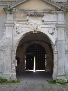 Вид на главные ворота со двора замка (Львов и область)