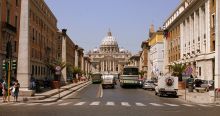 Via della Conciliazione, ведущая к площади Святого Петра. (Рим)