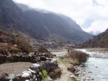 Вид на перевал со стороны Бединга. Поледний взгляд назад на сияющие на солнце вершины гор