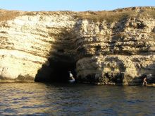 Грот в скале (Крым)