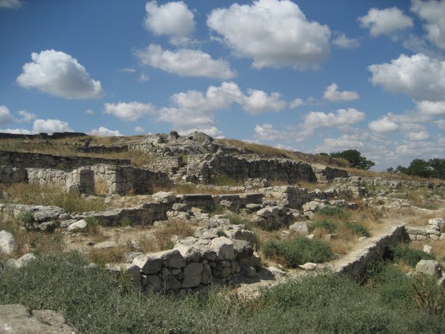 Фото достопримечательностей Крыма и ЮБК: Городище Пантикапей &mdash; все что осталось от древнегреческого города