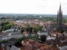 Вид на Брюгге и собор Богоматери с башни Белфорд.