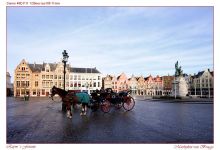 Прогулочный экипаж на площади Гроте Маркт (Бельгия)