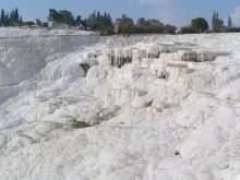 Памуккале - термальные источники с известняковыми террасами (травертинами) (Турция)