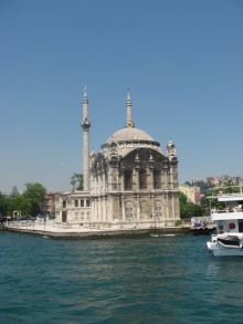 Мечеть Ортакёй (Турция)