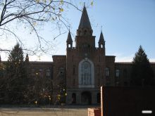 «Обязуюсь и клянусь Всемогущим Богом перед Святым Его Евангелием защищать Веру, Царя и Отечество до последней капли крови…». Слова этой присяги помнят стены Сергиевского артиллерийского училища (Одесса и область)