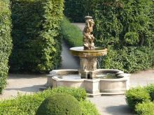Фонтанчик в саду замка Кромержиж (Чехия)