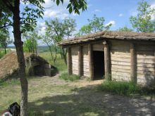 В Дивногорье есть воссозданный поселок 9-10 веков н.э. (Европейская часть России)