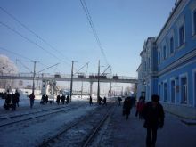 Прибытие в Нежин. Станция на ЖД вокзале. Впереди мост, через который будет лежать путь (Чернигов и область)